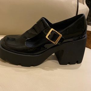 Black patent Steve Madden chunk thick heel shoes.  NEW , size 8.5